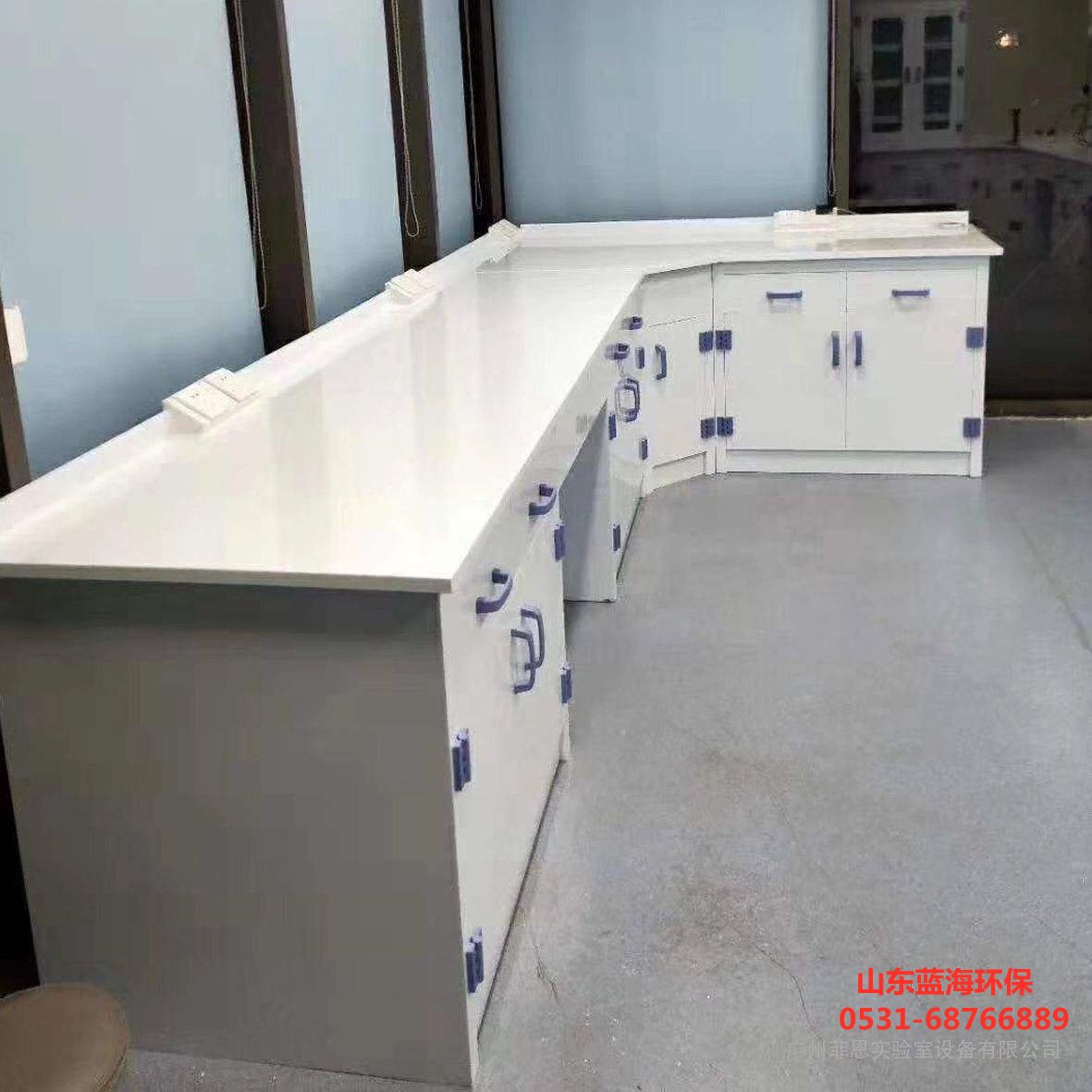 實(shí)驗(yàn)臺